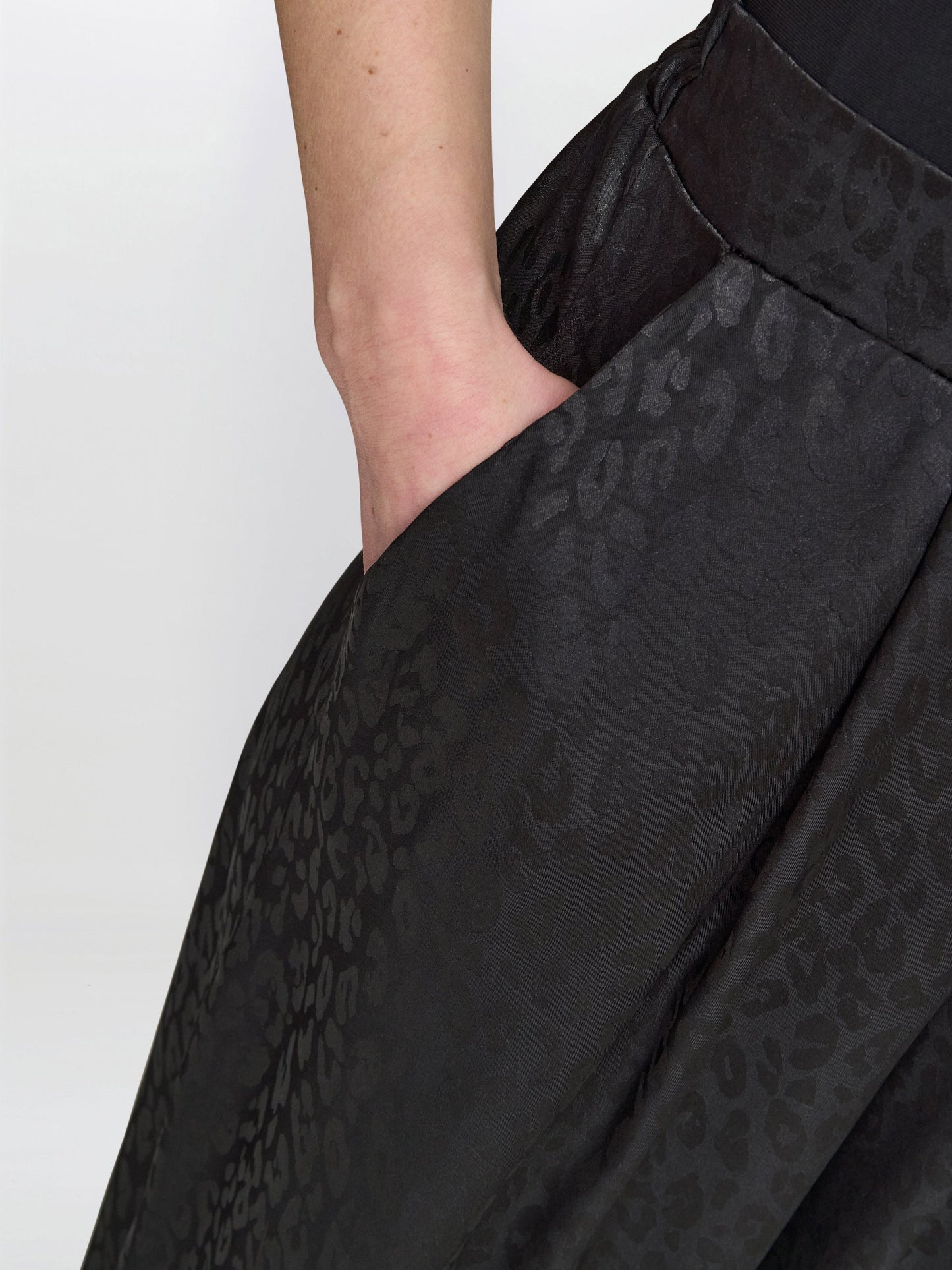  Sabine Satin Jacquard Pull On Trouser