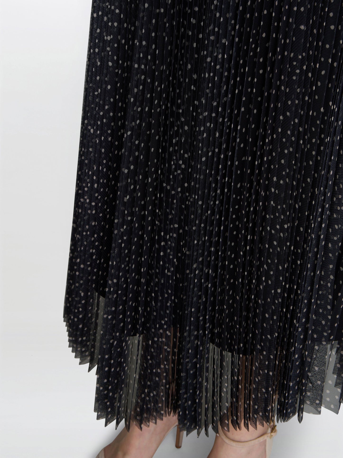  Roslynn Pleated Mesh Skirt