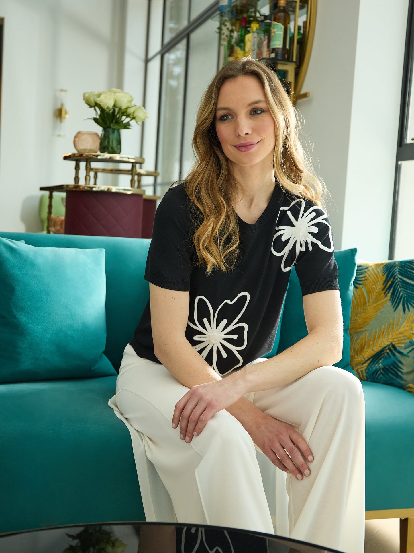  Vicki Short Sleeve Sweater With Flower Applique