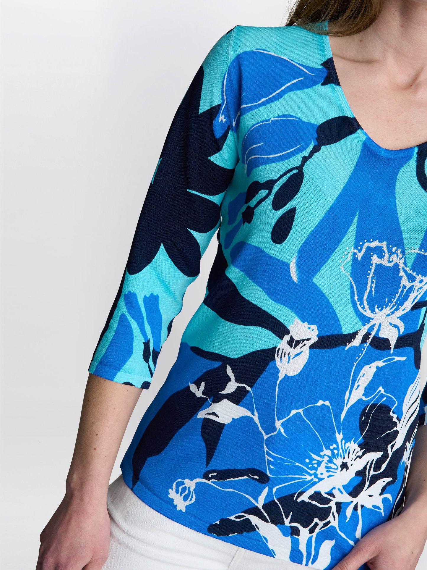  Atlanta Lightweight Sweater With Diamante Detail
