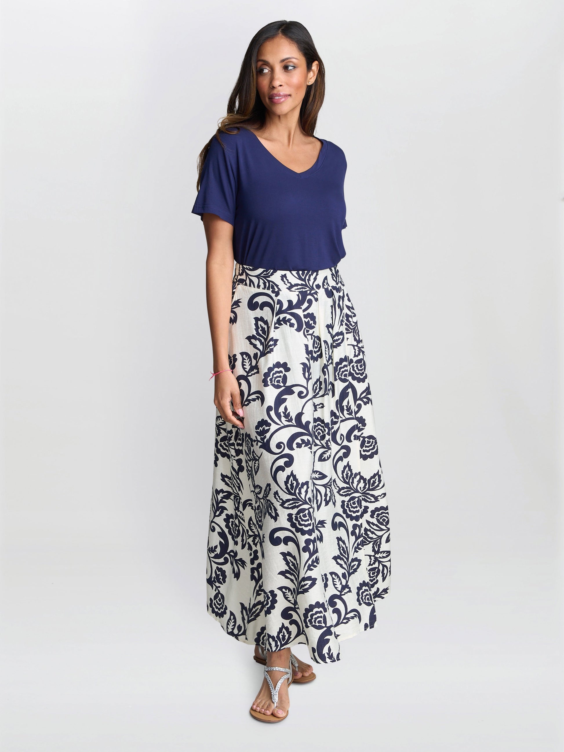  Debbi Navy White Floral Skirt