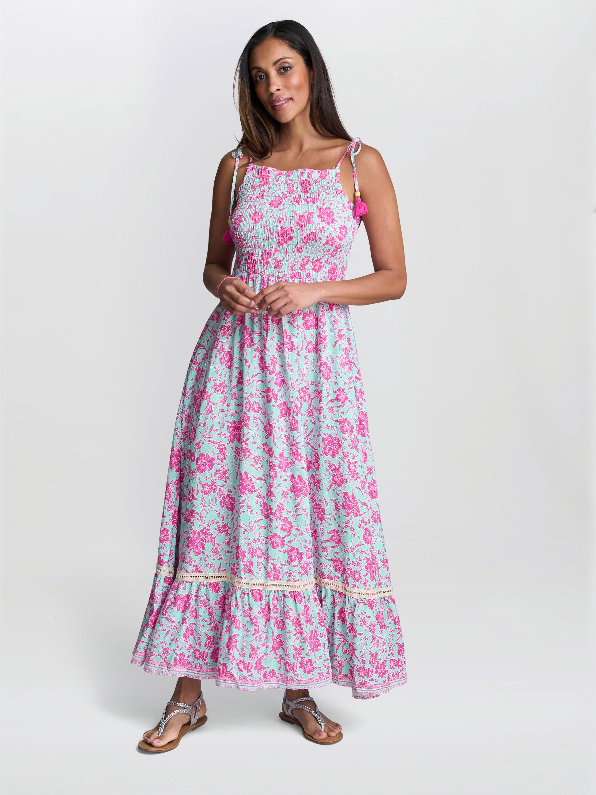  Everleigh Shired Bodice Dress