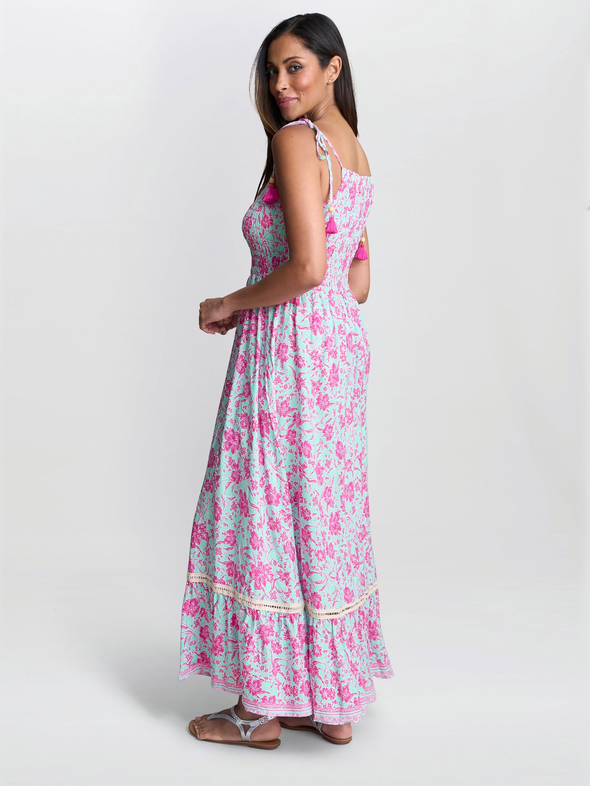  Everleigh Shired Bodice Dress