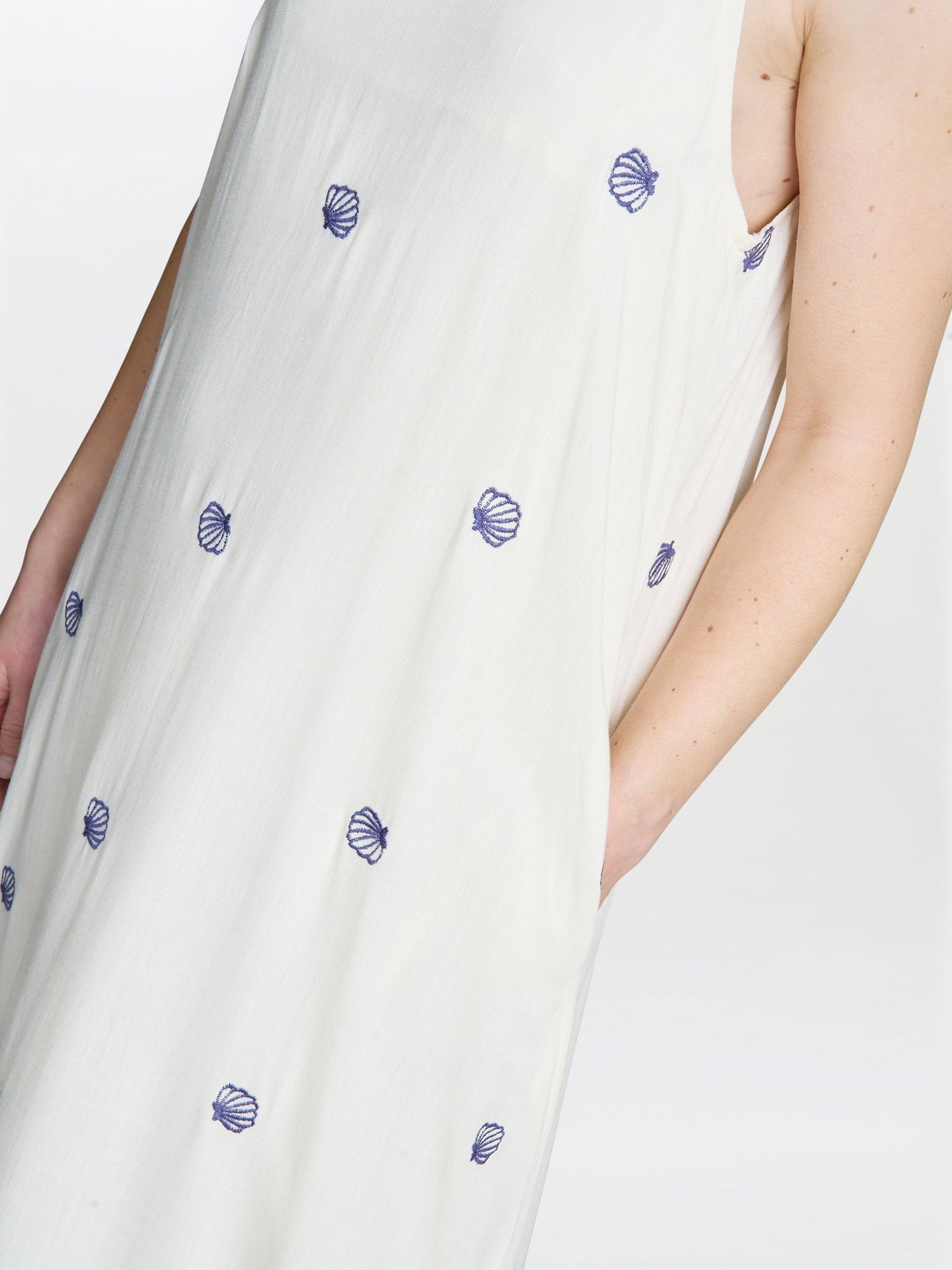  Buffy Embroidered Shell Print Dress