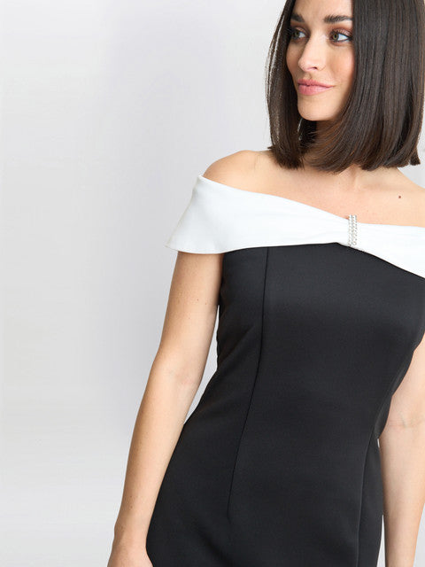  Sadie Off The Shoulder Maxi Dress With Trim
