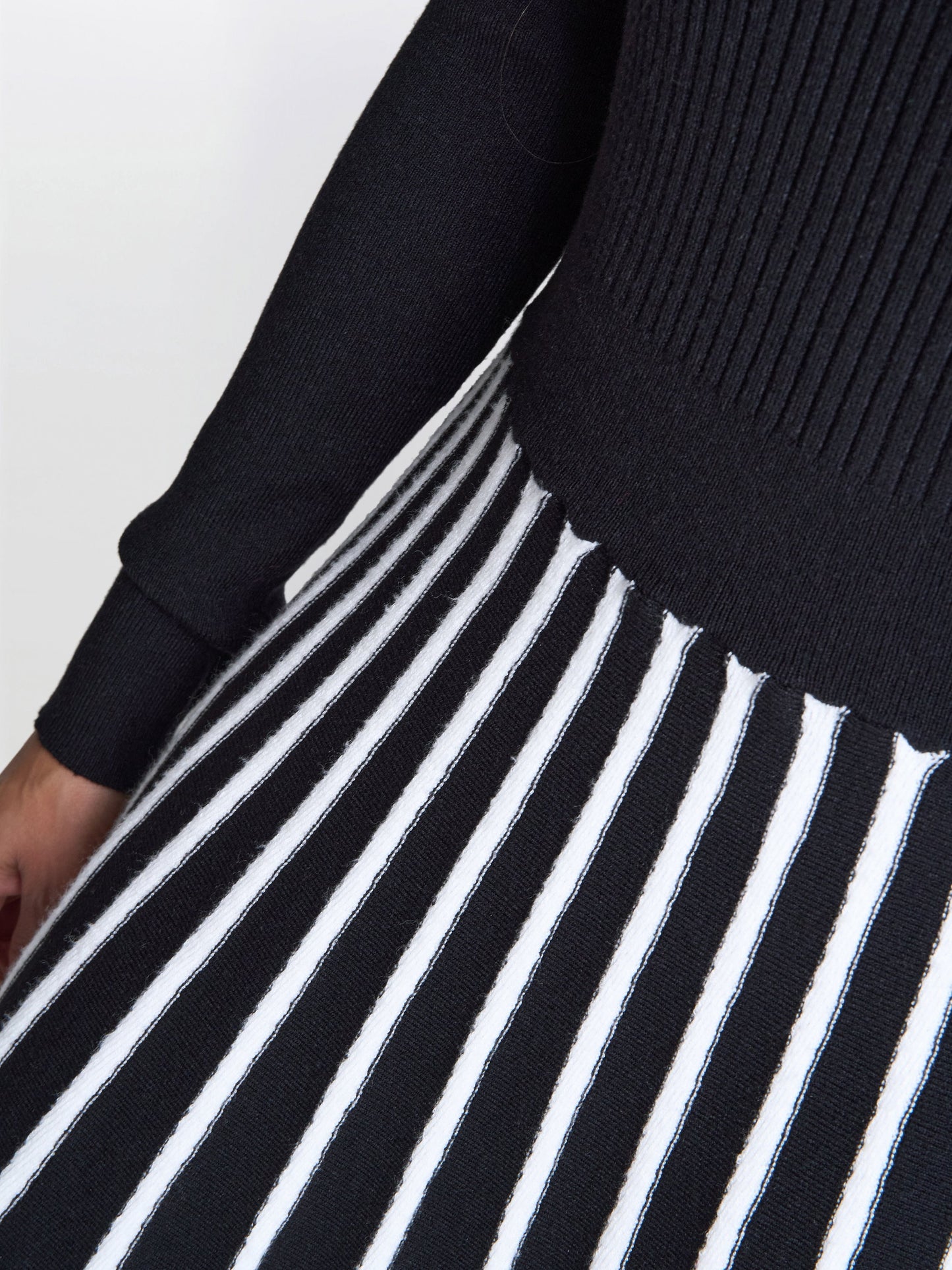  Wanita Knit Dress