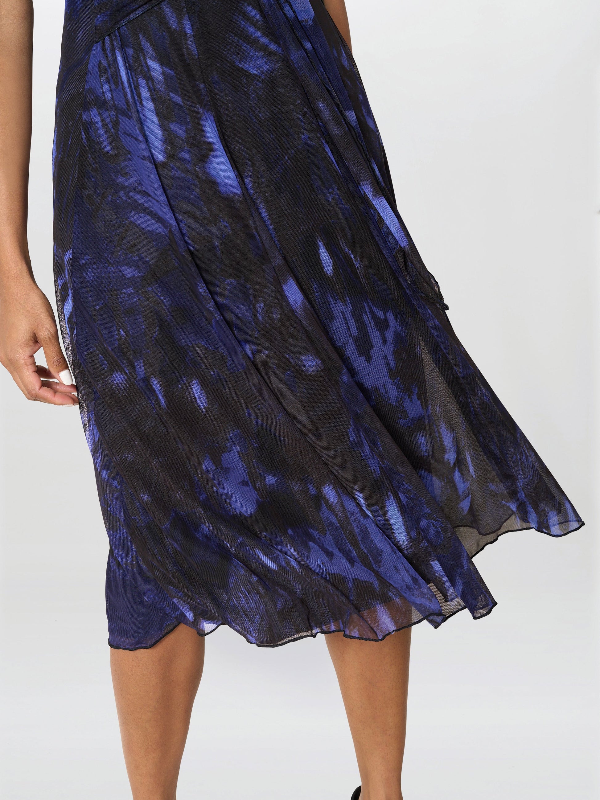  Winnie Pleated Midi Dress