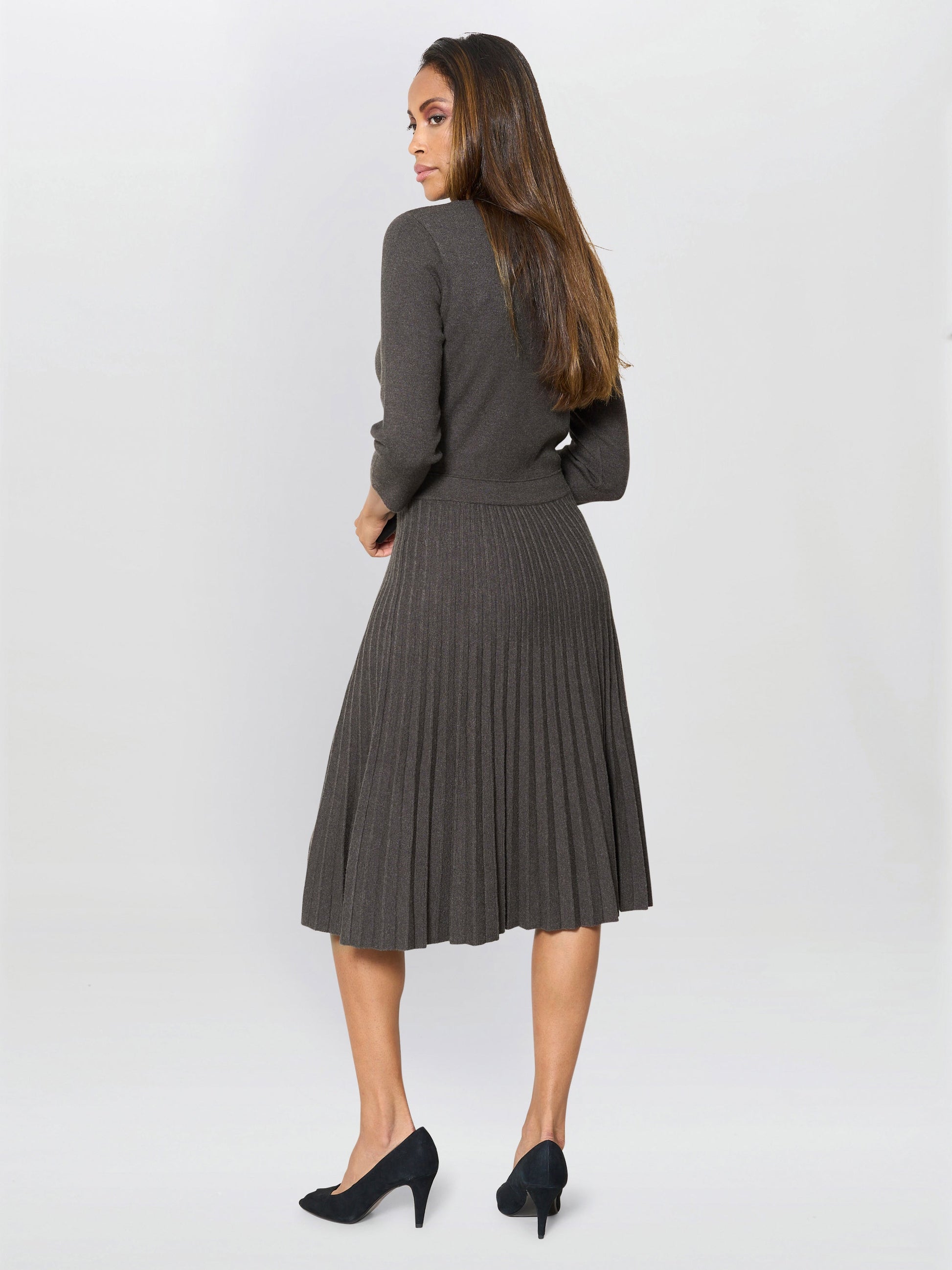  Annabella Pleated Midi Dress