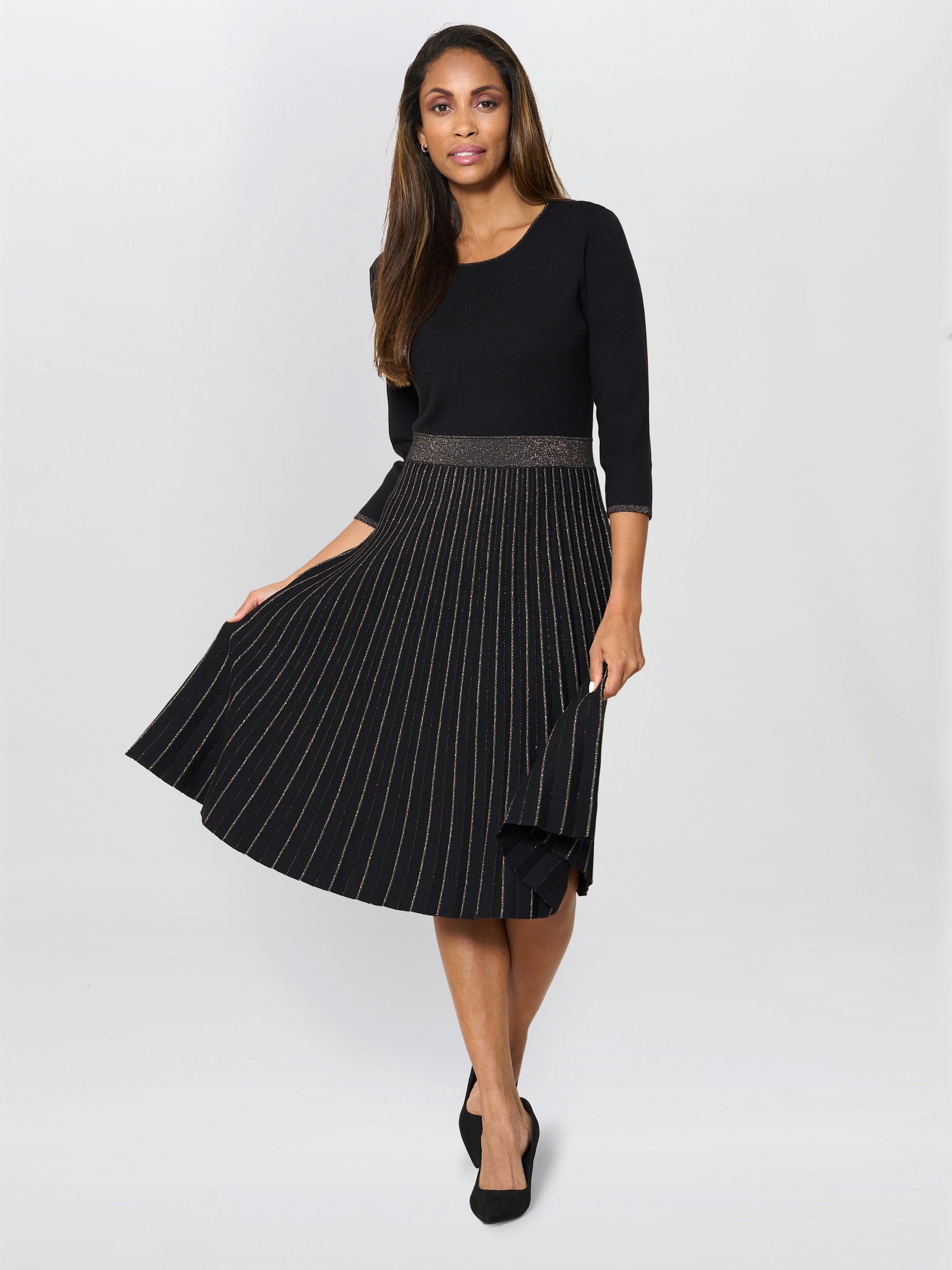  Apple Pleated Midi Dress