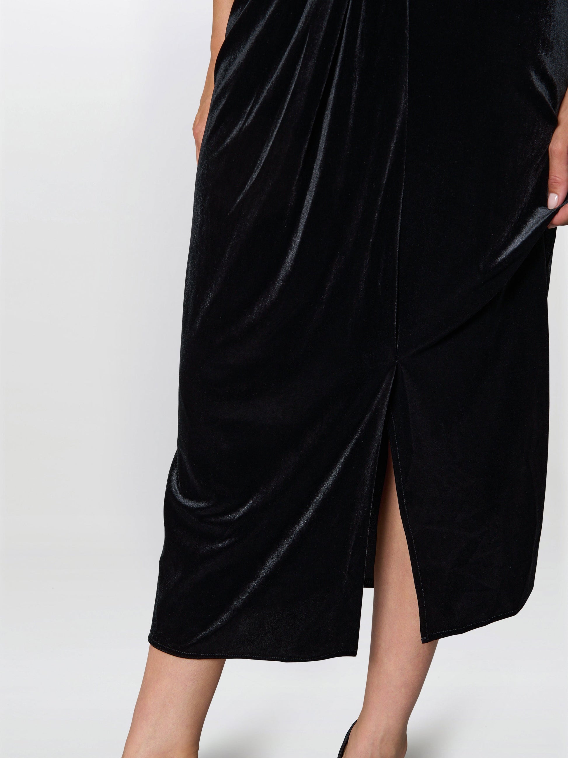  Claudine Velvet Midi Dress