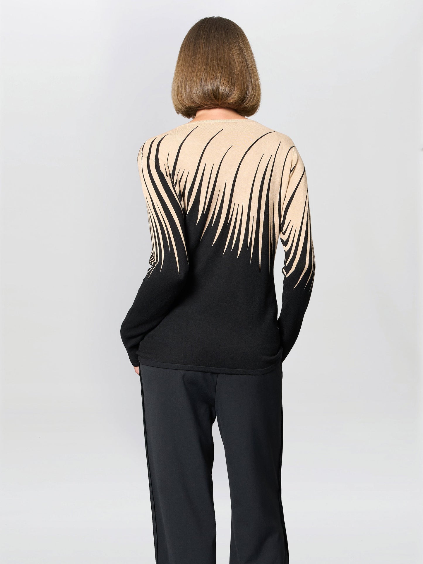  Neena Abstract Print Jumper
