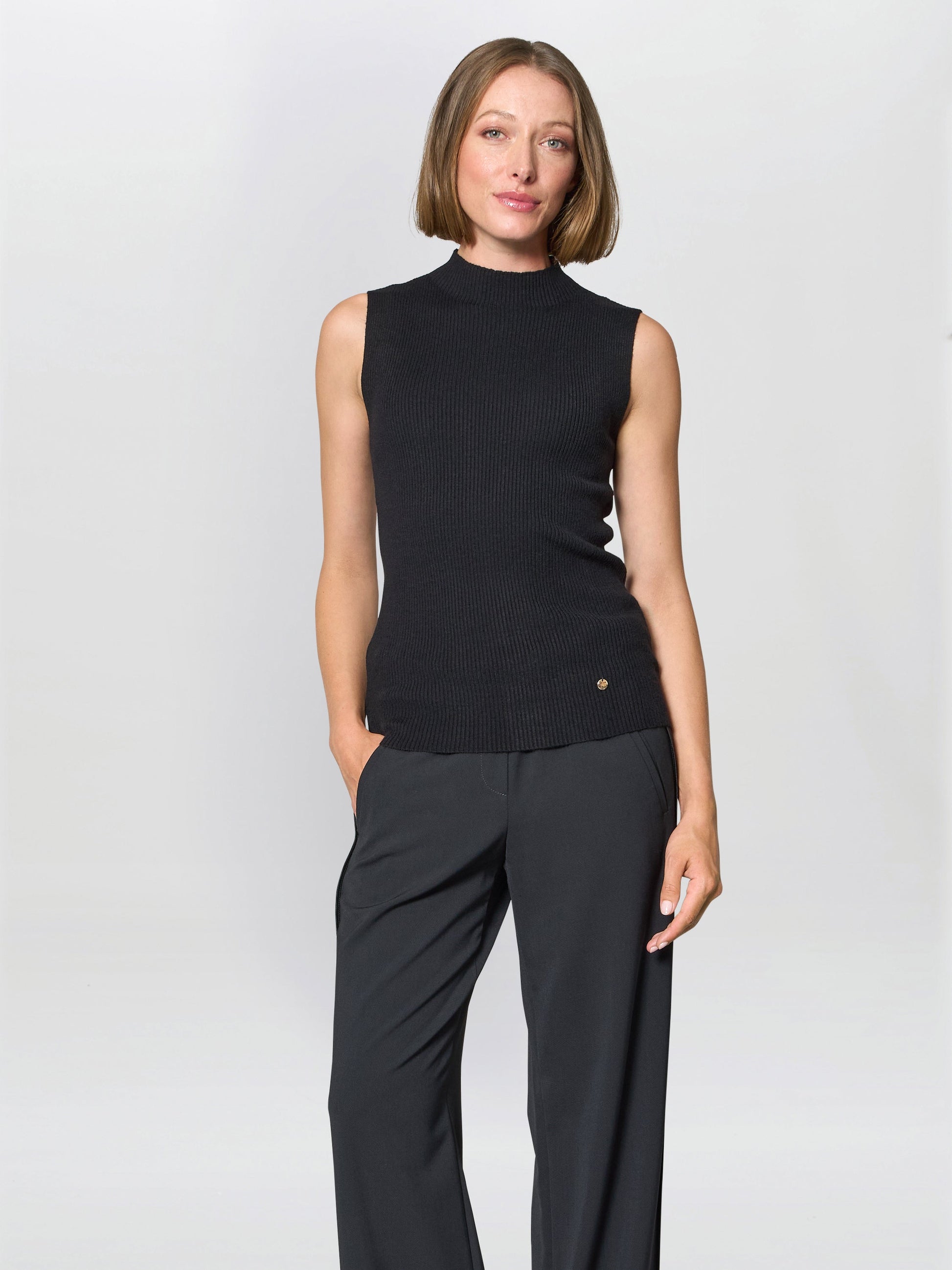  Neve Sleeveless Ribbed Jumper