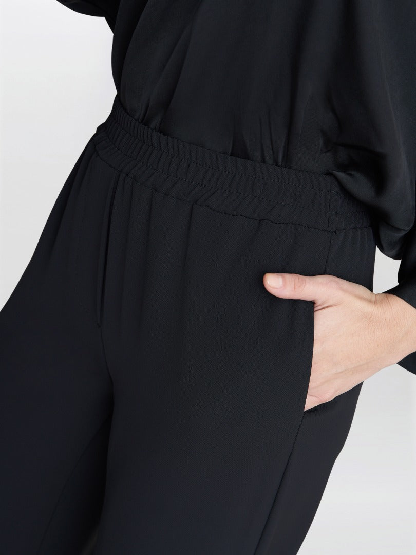  Annika Crepe Pull On Trouser